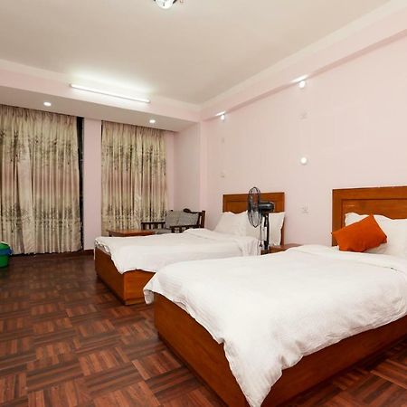 Hostel Famous House Katmandu Zewnętrze zdjęcie