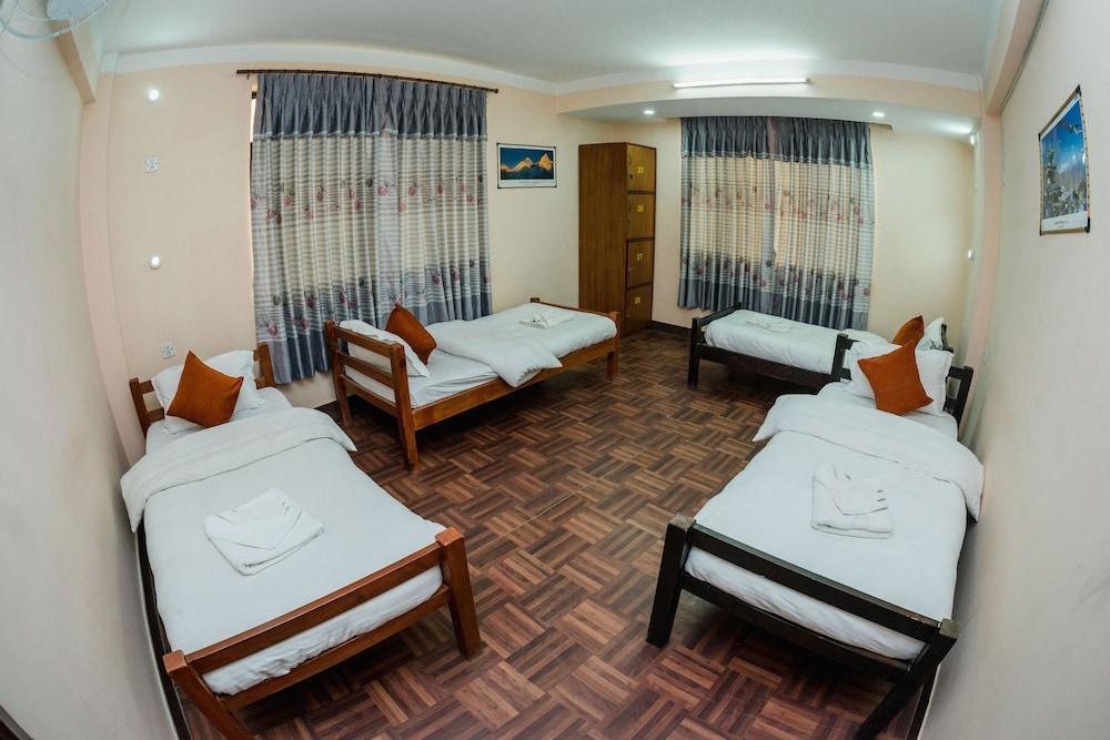 Hostel Famous House Katmandu Zewnętrze zdjęcie