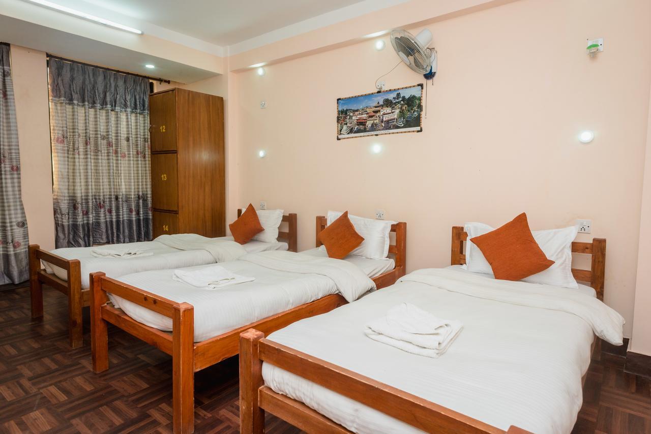 Hostel Famous House Katmandu Zewnętrze zdjęcie
