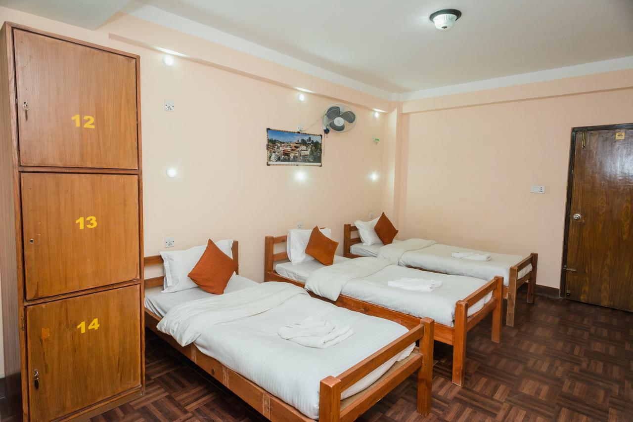 Hostel Famous House Katmandu Zewnętrze zdjęcie