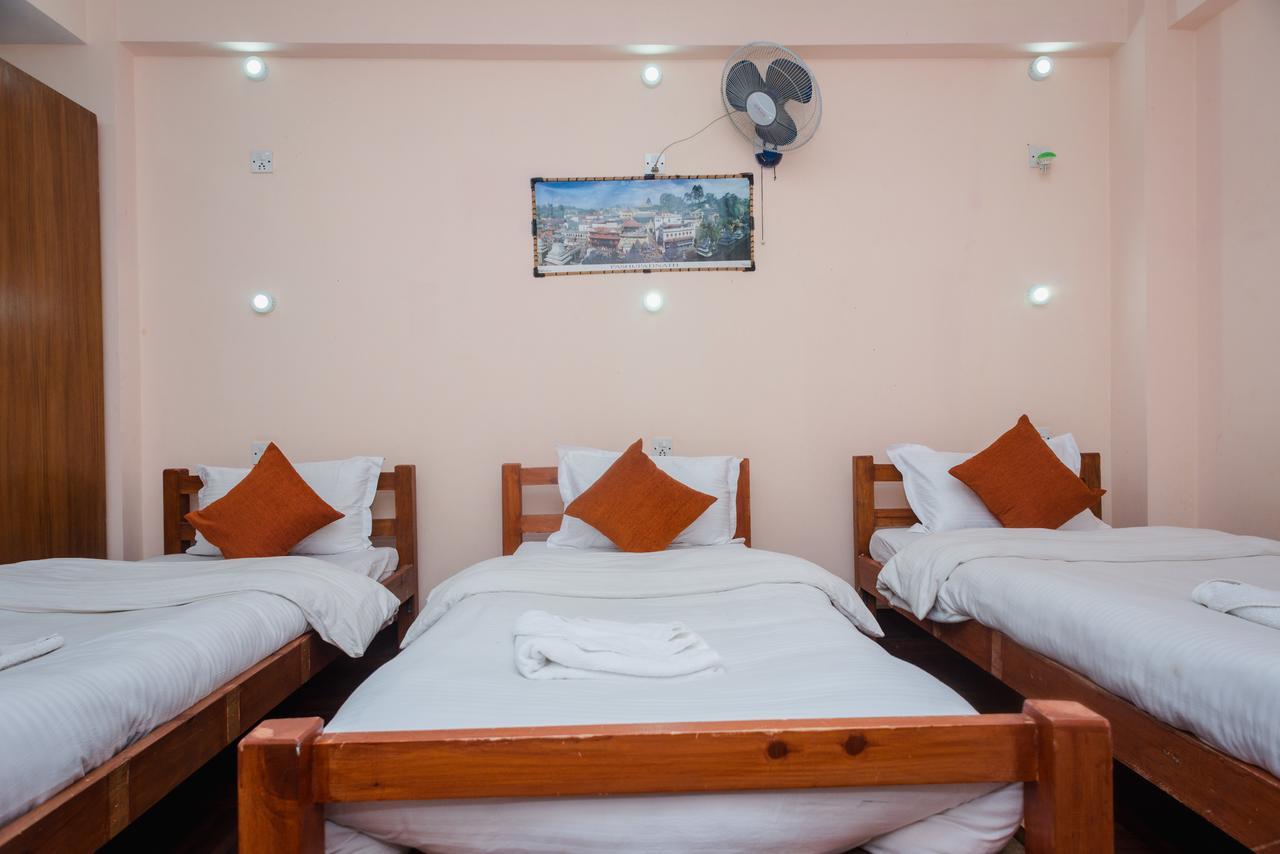 Hostel Famous House Katmandu Zewnętrze zdjęcie