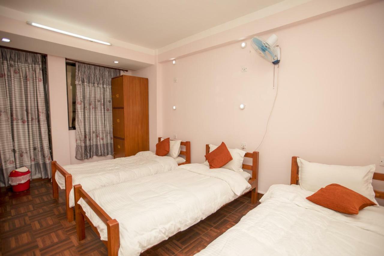 Hostel Famous House Katmandu Zewnętrze zdjęcie