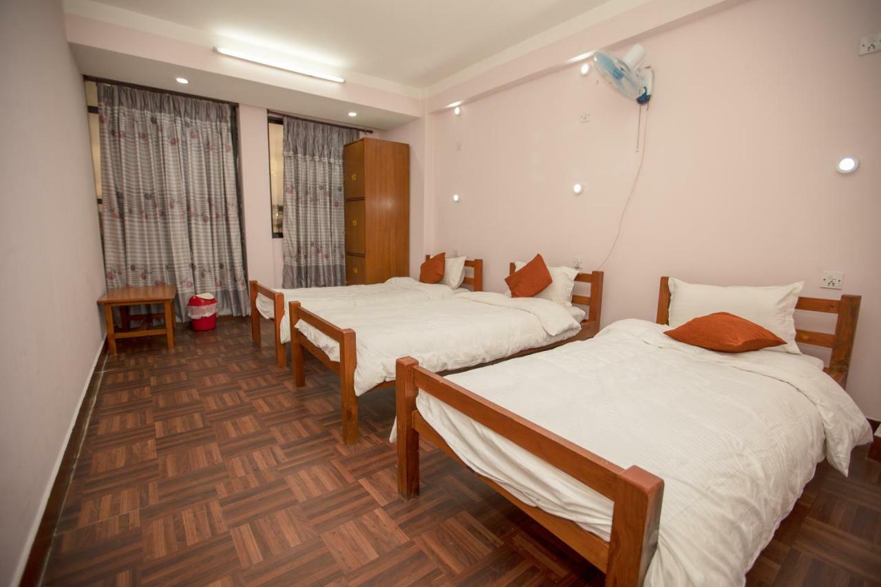 Hostel Famous House Katmandu Zewnętrze zdjęcie