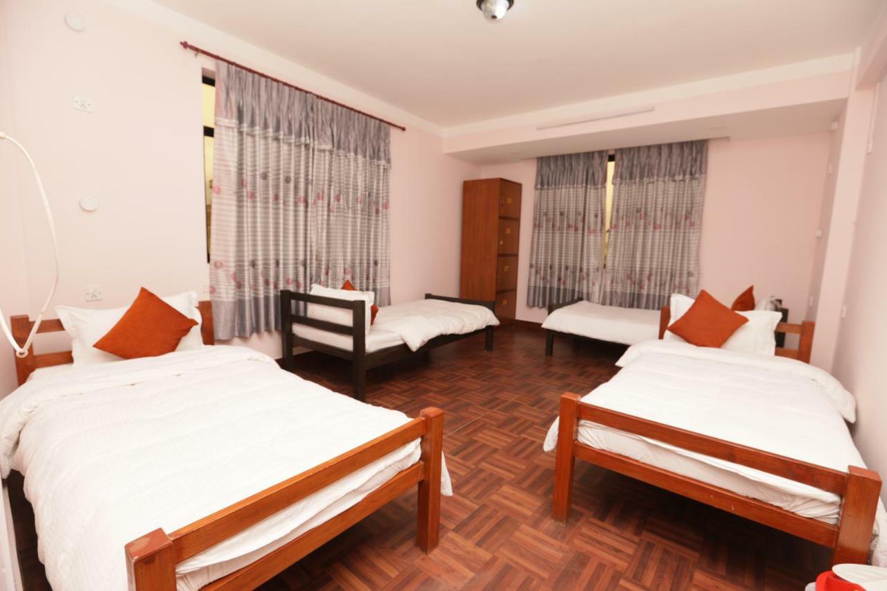 Hostel Famous House Katmandu Zewnętrze zdjęcie