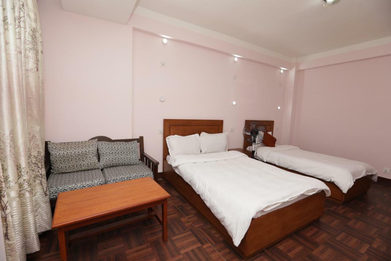 Hostel Famous House Katmandu Zewnętrze zdjęcie