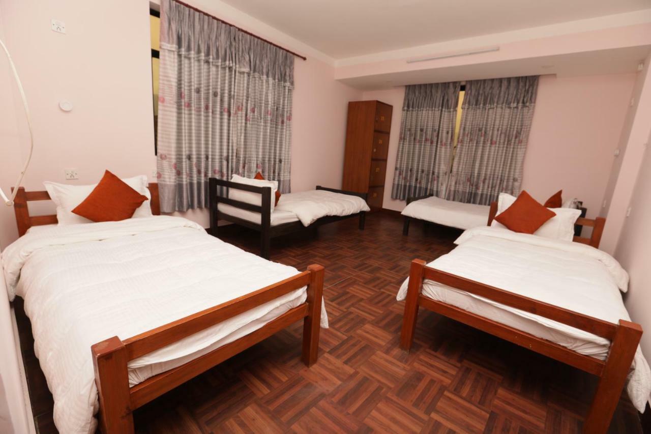 Hostel Famous House Katmandu Zewnętrze zdjęcie