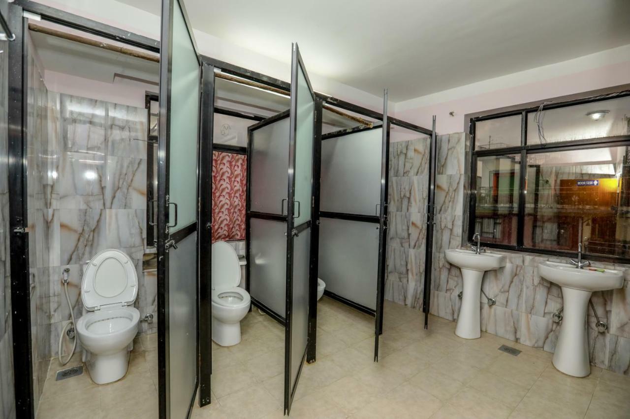 Hostel Famous House Katmandu Zewnętrze zdjęcie